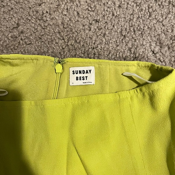 Aritzia Tatiana skirt size 0 lime greenn - Picture 4 of 4